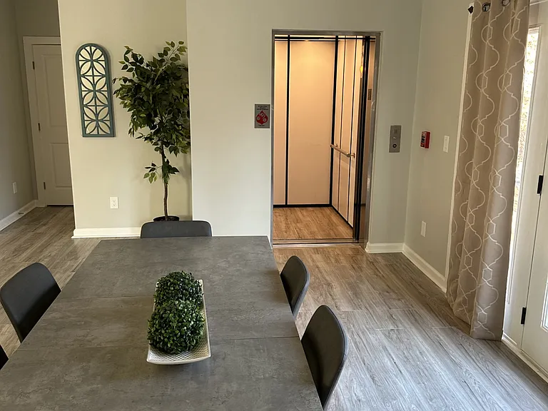 1529 Oakview Rd #2 — Photo 6