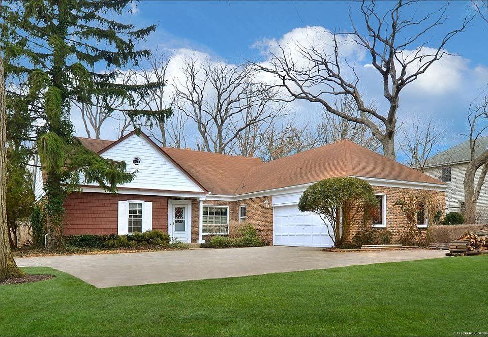 For Sale: 376 East Old Elm Road, Lake Forest, IL 60045