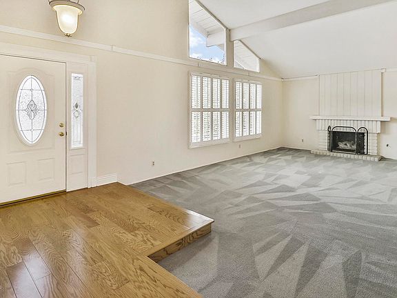 5th image of 465 Queensbury St