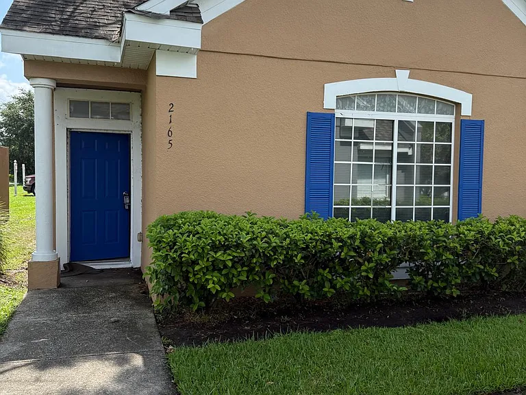 2165 Island Walk Dr — Photo 2