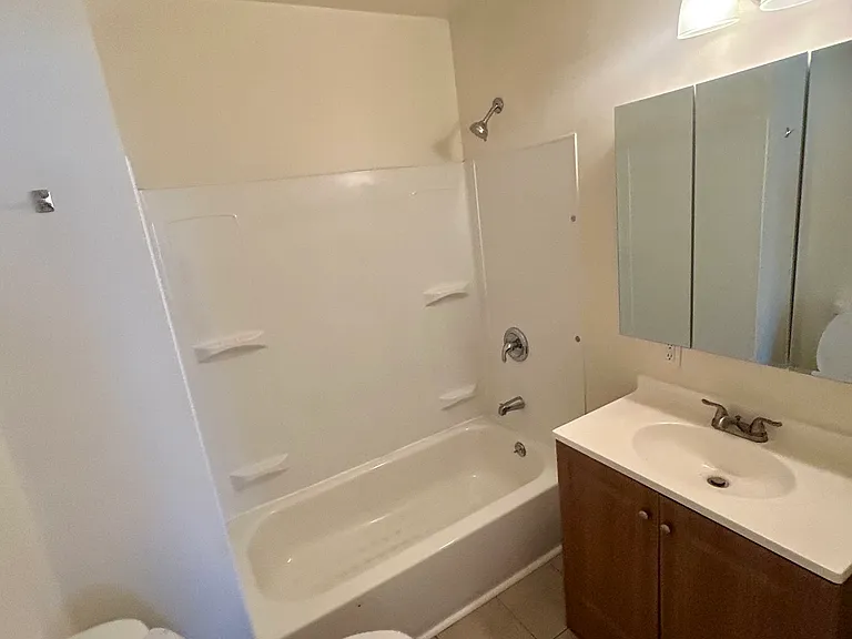604 W Augusta Ave #7 — Photo 5