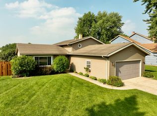 5502 W Winding Creek Dr, McHenry, IL