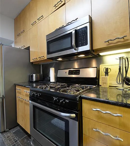 8045 Watkins Dr — Photo 27