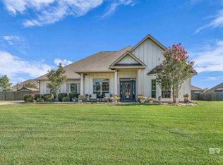 9675 Camberwell Dr, Daphne, AL 36526