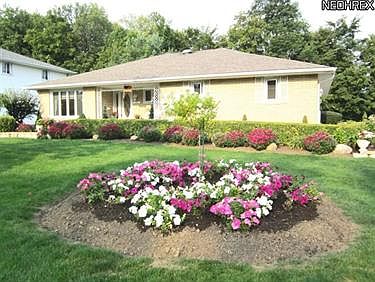 1st image of 588 Lander Dr
