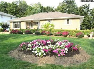 588 Lander Dr, Highland Heights, OH 44143