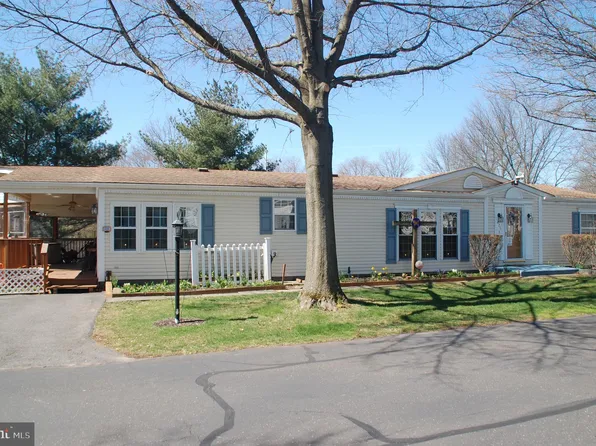 426 Westbury Dr, Souderton, PA 18964