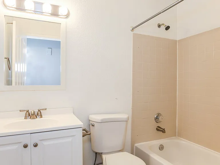 4452 E Wildwood Dr — Photo 15