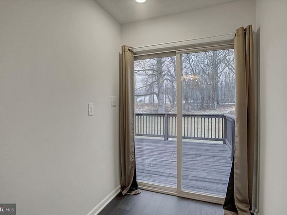 4th image of 1172 Centerville Rd