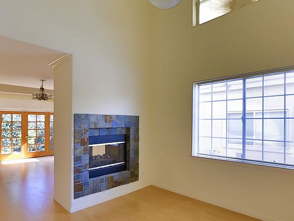 4th image of 4862 Arden Dr