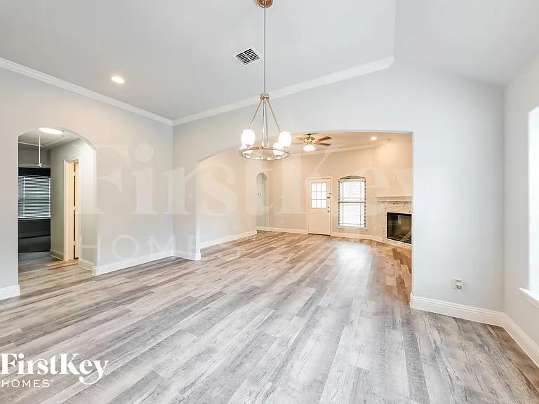 6014 Kemrock Dr — Photo 5