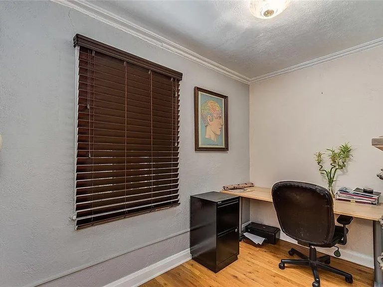 39 N Clarkson St #B — Photo 11