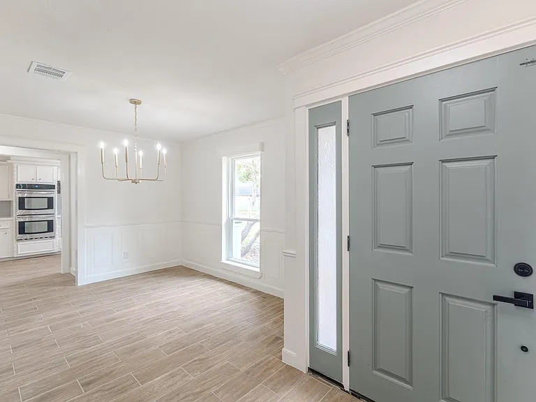 10519 Kirkwren Dr — Photo 3