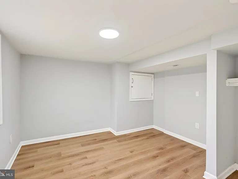 29 W Elm Ave — Photo 6