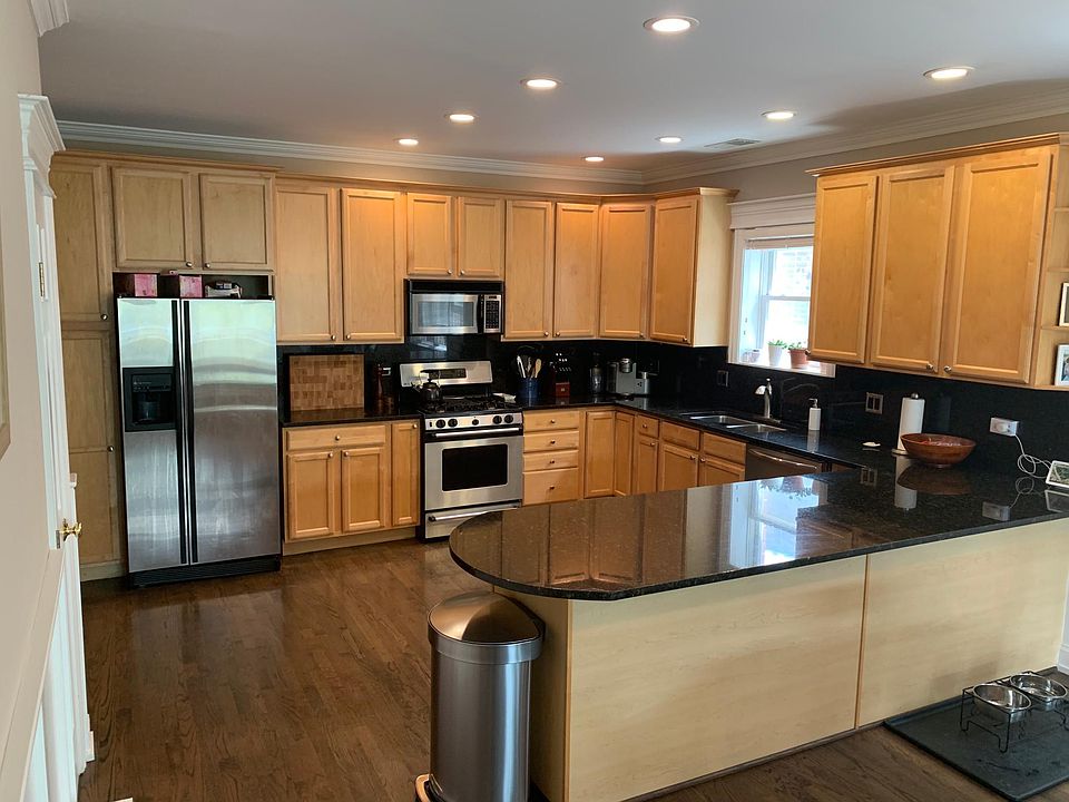 1st image of 4335 N Ashland Ave #3S