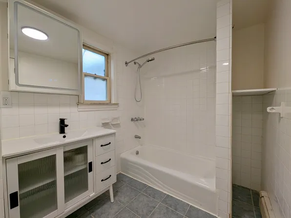 605 East Fifth Street image 3 of 8