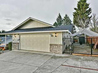 1747 Garden Dr, Medford, OR