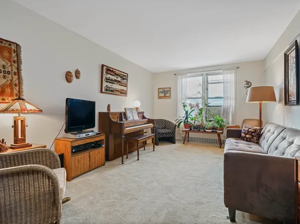 2675 Ocean Avenue image 1 of 17