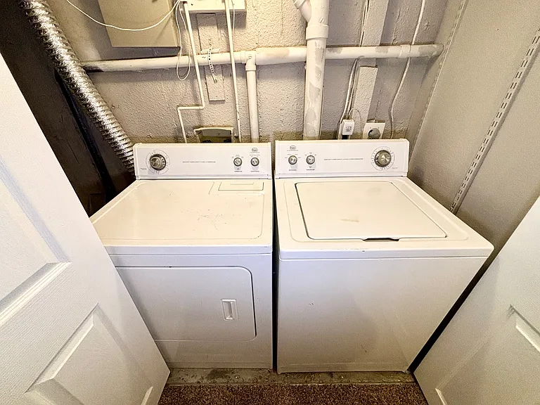 1044 S Paris Ct — Photo 20