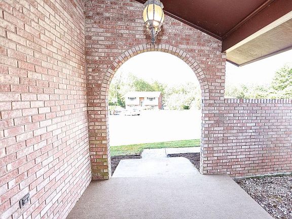 5th image of 1511 Tims Dr