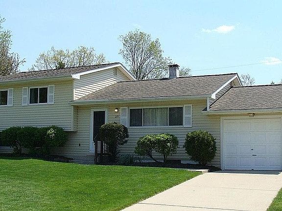 2nd image of 271 Illinois Ave