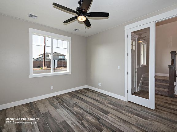 4th image of 2923 E Horseman Park Dr