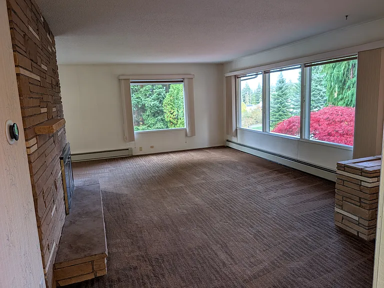 2575 Yew Street Rd — Photo 6