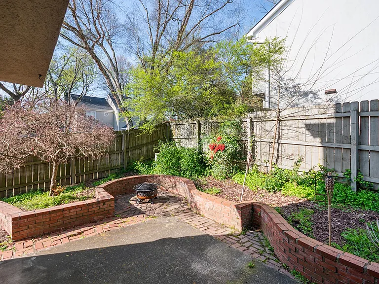 401 Defoors Lndg NW — Photo 24