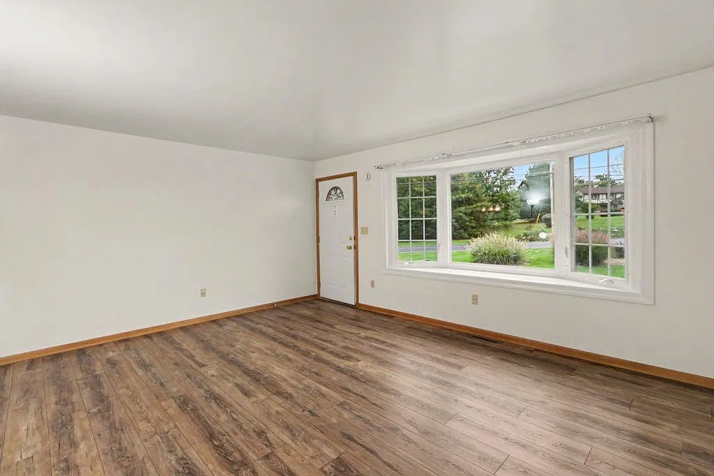 420 Heisers Ln — Photo 3