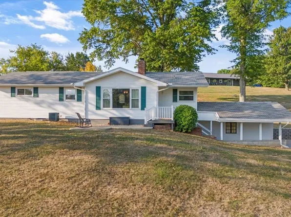 105 Highland Lake Ter, Washington, WV 26181