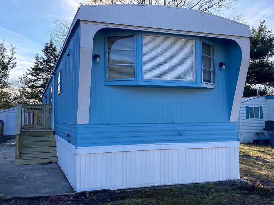 1st image of 100 Hemlock Dr #160