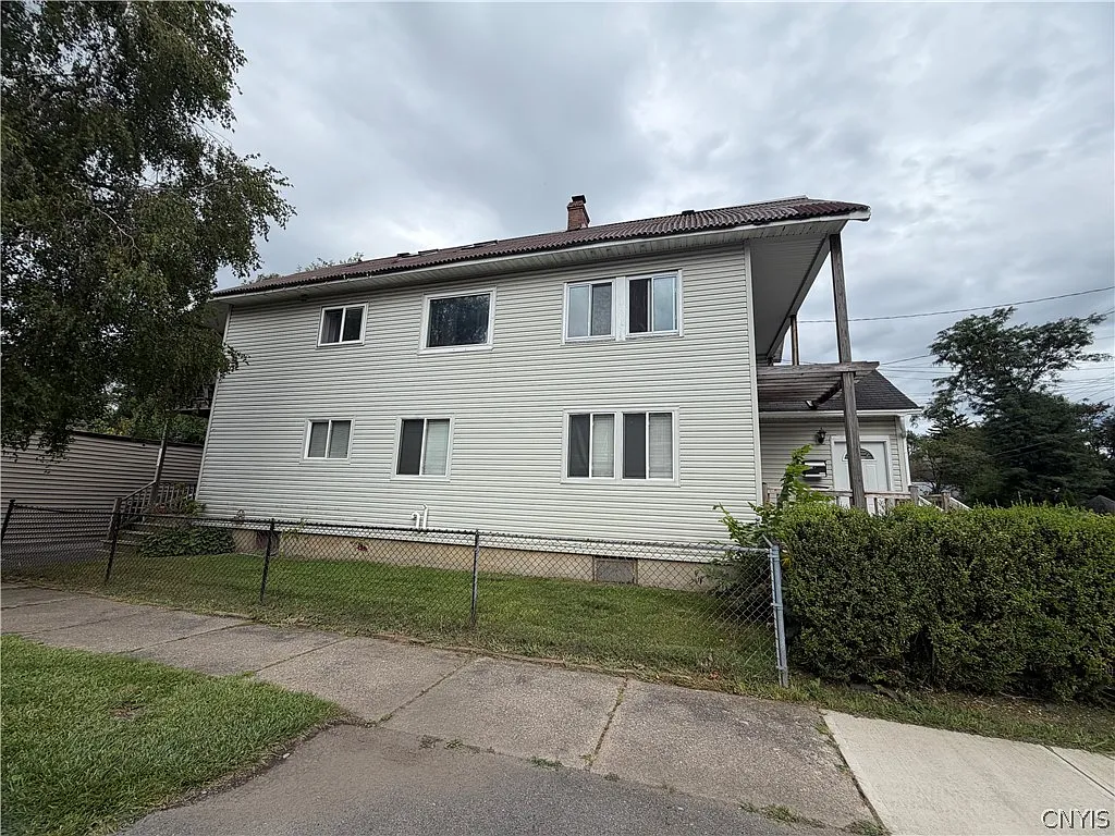 2 bed, 1.5 bath, 1980 sqft, $1,500 — Photo 1