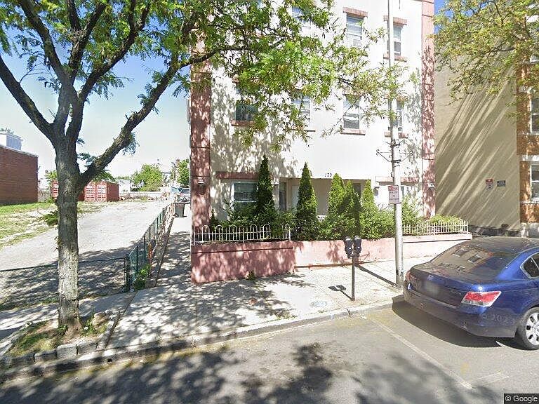 1st image of 139 Cortlandt St