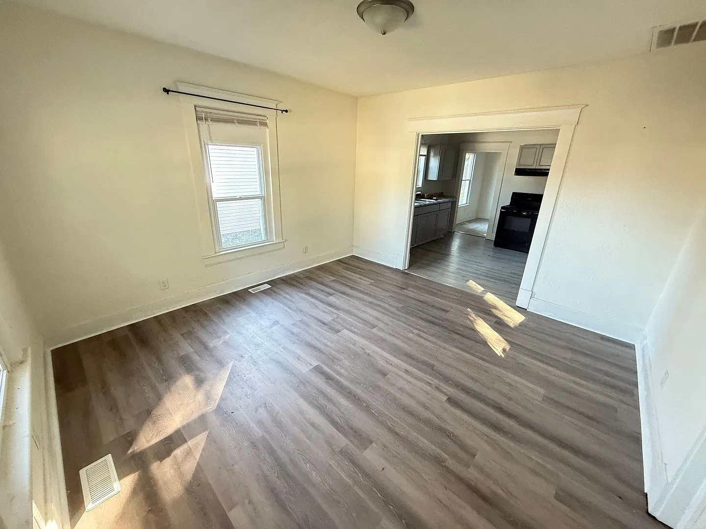 3 Bed 1 Bath Springfield, MO — Photo 3