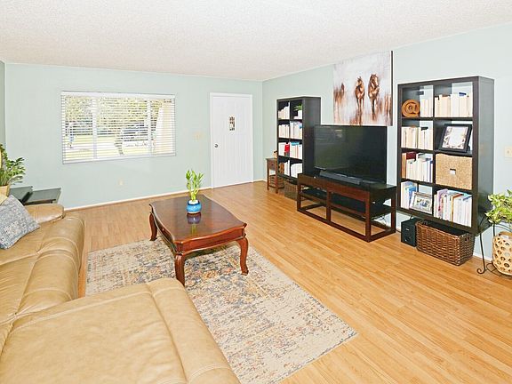 4th image of 1202 Marion Dr S