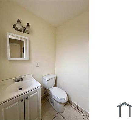 5th image of 938 Mesa Verde Ave APT B
