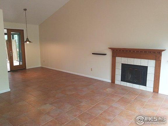 5th image of 372 W Elm St