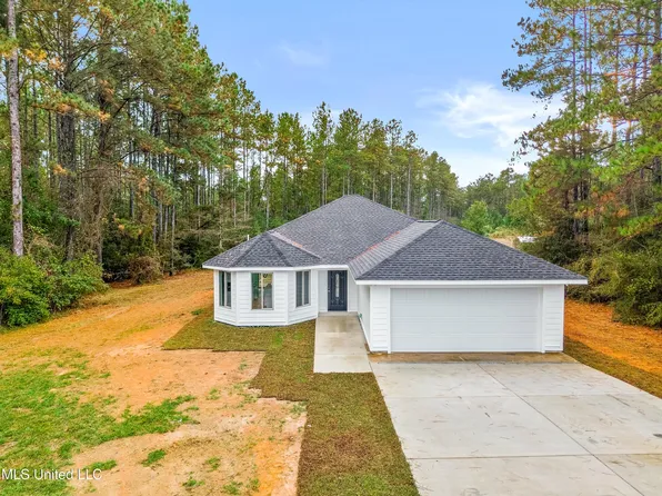 13007 Desoto Bluff Cir, Vancleave, MS 39565