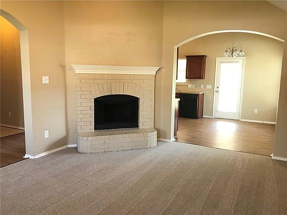 2nd image of 496 Sunrise Cir