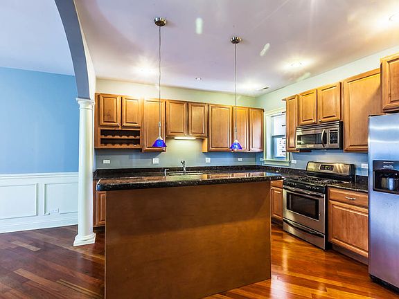 3rd image of 7020 S Paxton Ave APT 2S