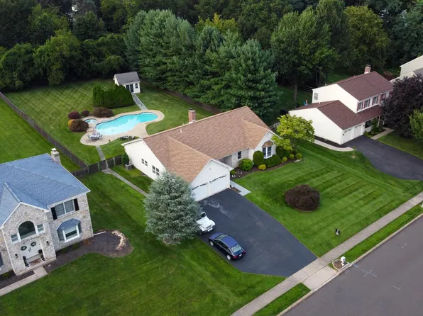 4112 Colony Dr, Hatboro, PA 19040