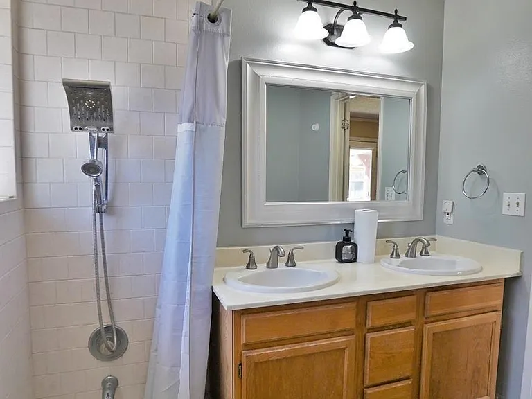 5823 E Washington Ave — Photo 41