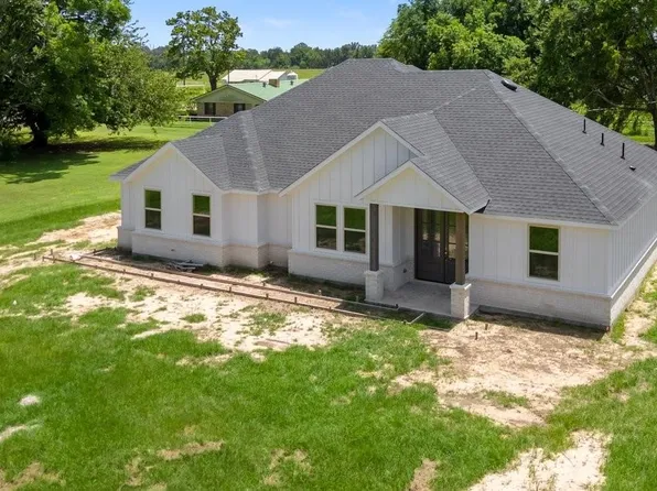 180 Nix Dr, Emory, TX 75440