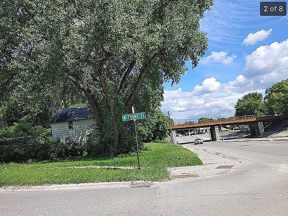 2nd image of 320 W 6th St
