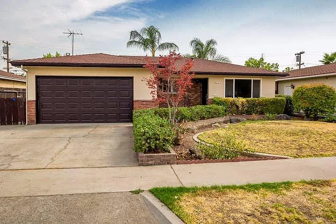 4714 E Santa Ana Ave photo 1