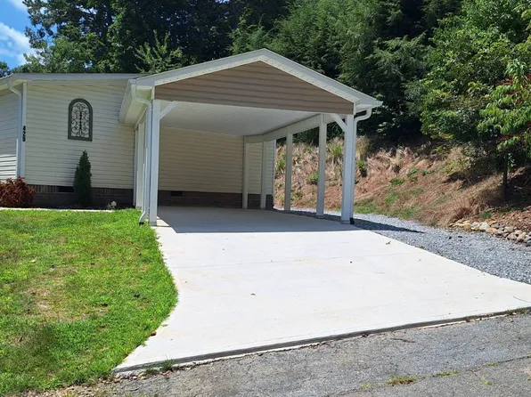 429 W Sunshine Ln, Hendersonville, NC 28792