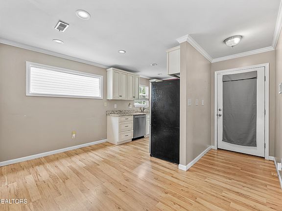 5th image of 1702 Woodpointe Dr