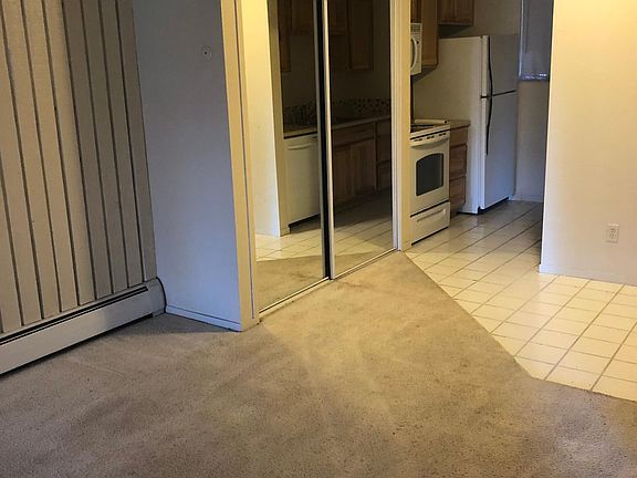 4th image of 3154 Lakeside Dr APT 206
