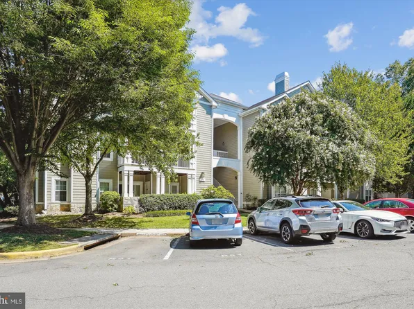 1701 Lake Shore Crest Dr APT 23, Reston, VA 20190