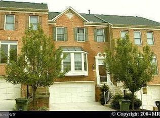 8502 Harvest Oak Dr, Vienna, VA 22182